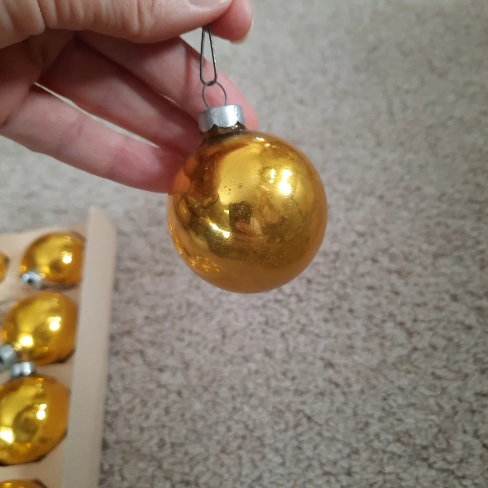 Vintage Mr. Christmas Metallic Gold 10 Piece Glass Ornaments Set Medium Bulbs